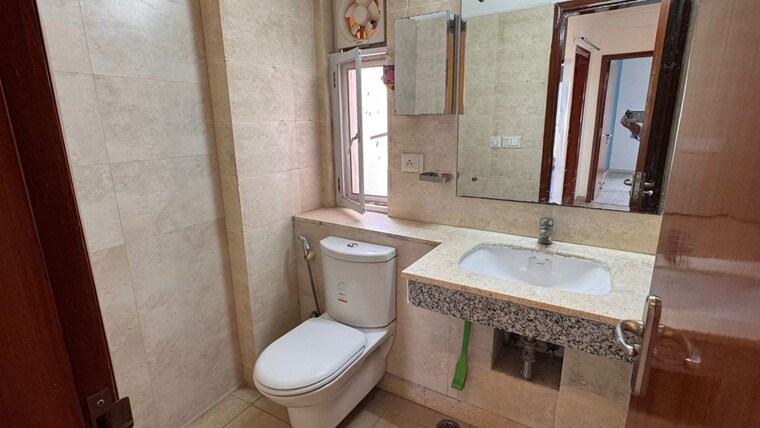 Bathroom, bptp-freedom-park-life 3.5 Bedroom 2293 Sq.Ft. Apartment In Sector 57 Gurgaon 10321135