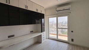 Room in 3.5 BHK Apartment at BPTP Freedom Park Life, Sector 57 – for Rent