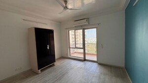 Room in 3.5 BHK Apartment at BPTP Freedom Park Life, Sector 57 – for Rent
