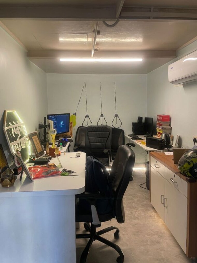 Team Area, rustomjee-eaze-zone-mall Commercial Office Space 110 Sq.Ft. In Malad West Mumbai 10321103