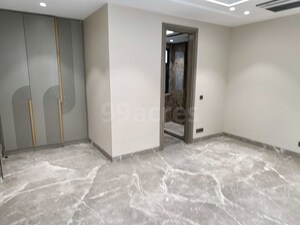 Room in 4 BHK Builder Floor at Panchsheel Enclave – for Rent