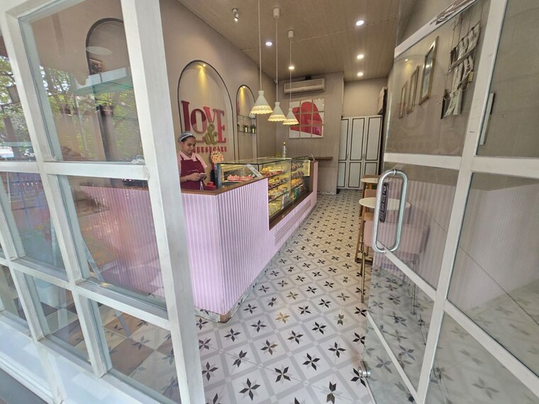 Balcony, vashi sector 17 Commercial Shop 340 Sq.Ft. In Vashi Sector 17 Navi Mumbai 10321287