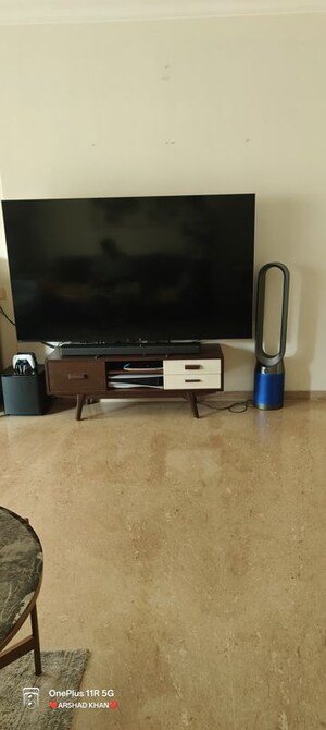 Furnished Amenities in 3 BHK Apartment at Ekta Everglades, Bandra West – for Rent