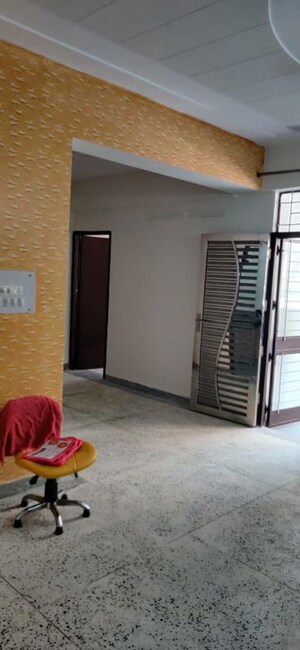 Room in 2 BHK Apartment at Vasant Kunj – for Sale