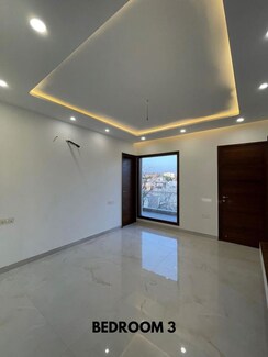 3 BHK + Pooja Room Builder Floor For Rent in Sector 21