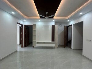 Room in 2.5 BHK Builder Floor at Central Park Flower Valley, Sohna Sector 33 – for Sale