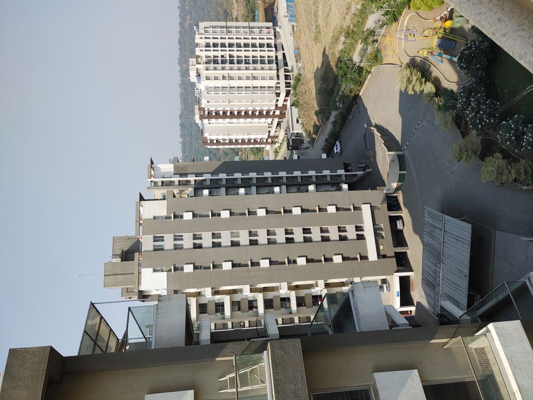 3 BHK + Servant Room 1500 Sq.Ft. Apartment in Axis Paradigm Whistling Meadows