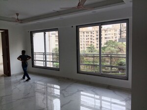Room in 3 BHK Apartment at Pramanik Walchand Paradise, Mira Road – for Rent