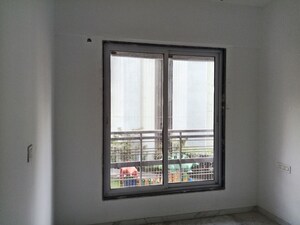 Room in 3 BHK Apartment at Pramanik Walchand Paradise, Mira Road – for Rent