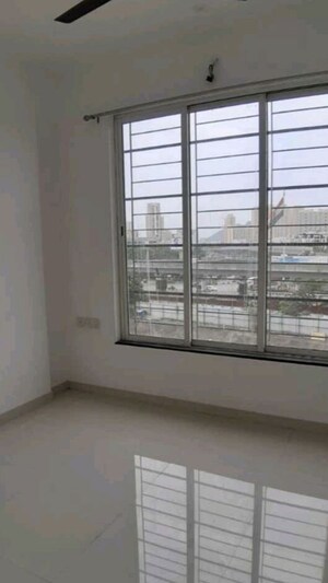 Bedroom in 2 BHK Apartment at Sheth Fiona, Pokhran Road No Two – for Rent