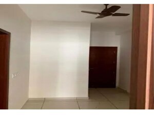 Room in 2 BHK Apartment at Hiranandani Avalon, Powai – for Rent