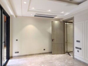 Room in 4 BHK Builder Floor at Panchsheel Park – for Rent