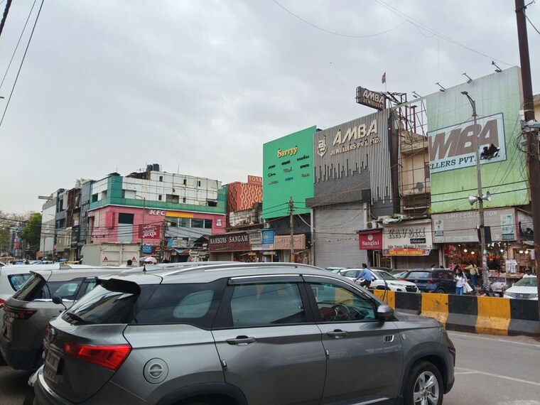 Exterior View, south extension Commercial Shop 1600 Sq.Ft. In South Extension Delhi 10321423