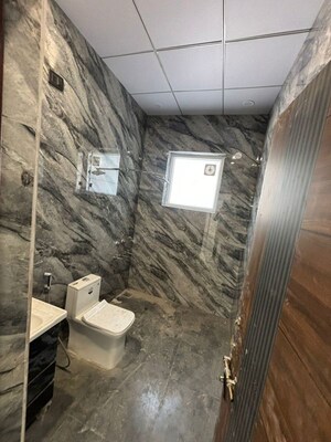 Bathroom in 4 BHK Apartment at Mansarovar Apartments Noida, Sector 61 – for Rent