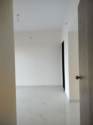 Room in 1.5 BHK Apartment at Anant Metropolis Insignia Towers, Kasarvadavali – for Rent