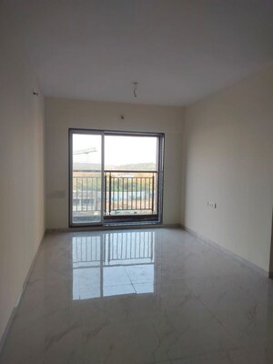 Room in 1 BHK Apartment at Anant Metropolis Insignia Towers, Kasarvadavali – for Sale