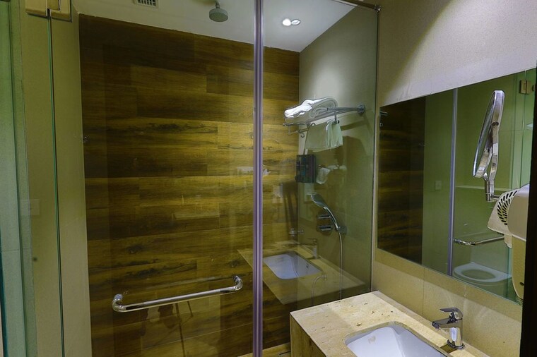 Bathroom, aipl-joy-square 1 Bedroom 340 Sq.Ft. Apartment In Sector 63a Gurgaon 10321478
