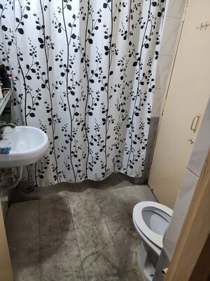 Bathroom in 3 BHK Apartment at RWA Jalvayu Towers, Sector 47 – for Rent