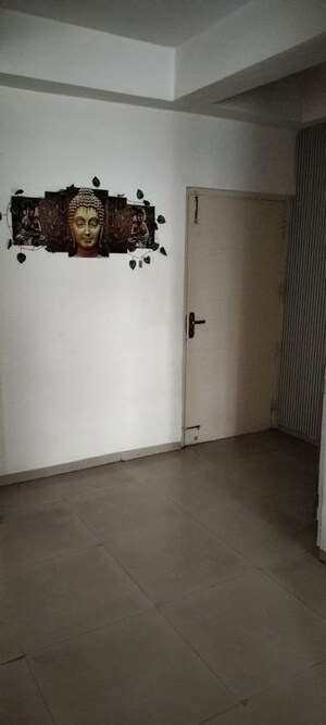 Room in 3 BHK Apartment at Trishla City, Patiala Road – for Sale