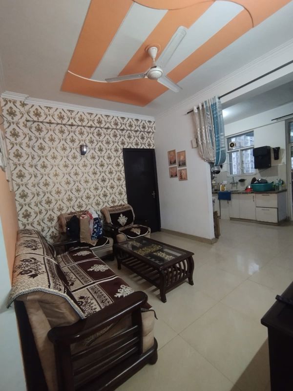 2 BHK + Extra Room Apartment For Rent in Skytech Matrott