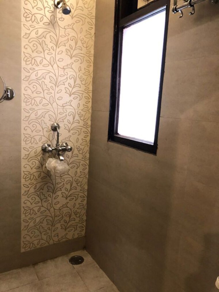 Room, sushant lok i 2 Bedroom 120 Sq.Yd. Builder Floor In Sushant Lok I Gurgaon 10321662