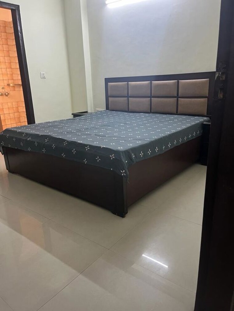 Bedroom, sushant lok i Studio 440 Sq.Ft. Builder Floor In Sushant Lok I Gurgaon 10321677