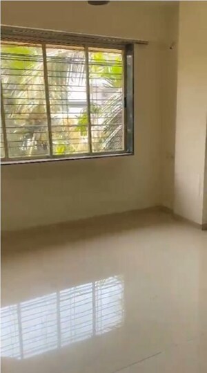 Bedroom in 2.5 BHK Apartment at Jolly Apartments Chembur, Chembur – for Rent
