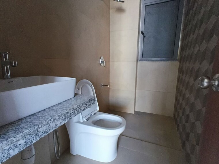 Bathroom, kalpataru-immensa-b 3 Bedroom 1150 Sq.Ft. Apartment In Kolshet Road Thane 10321776