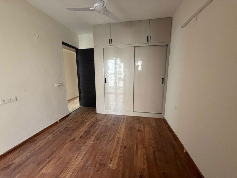 Room, signature-global-park-4-and-5 2.5 Bedroom 1181 Sq.Ft. Builder Floor In Sohna Sector 36 Gurgaon 10321793