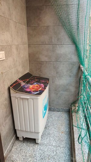 Parking in 1.5 BHK Builder Floor at Subhash Nagar – for Rent