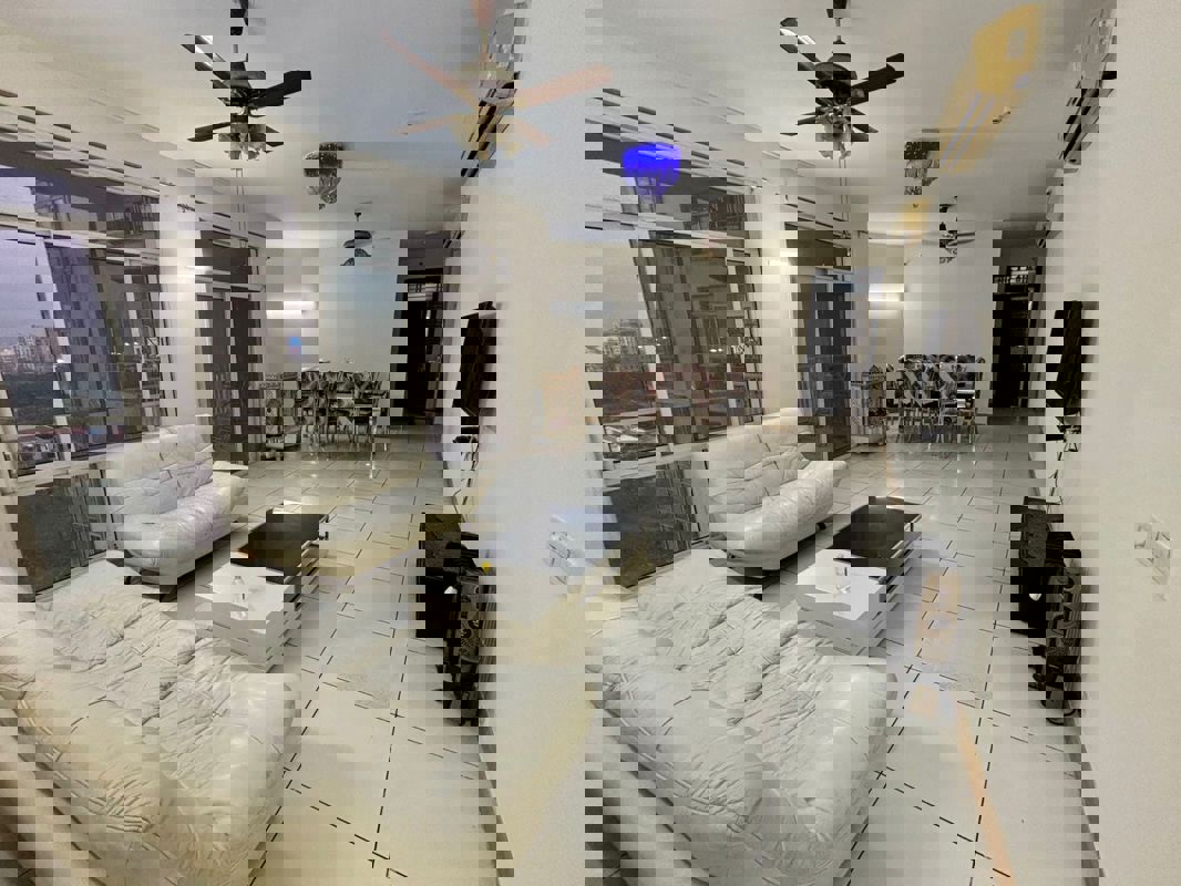 3.5 BHK + Servant Room 2200 Sq.Ft. Apartment in Jaypee Green Crescent Court