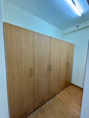 Room in 3.5 BHK Apartment at Jaypee Green Crescent Court, Jaypee Greens – for Rent