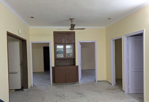 Room in 4 BHK Apartment at Sector 20 – for Rent