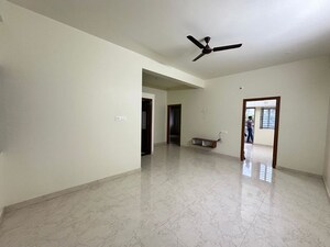 Room in 2 BHK Builder Floor at Hsr Layout – for Rent