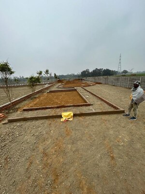 Plot Area in  Plot at Gosainganj – for Sale