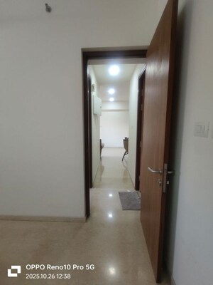 Room in 2 BHK Apartment at Nahar Jonquille And Jamaica, Chandivali – for Rent