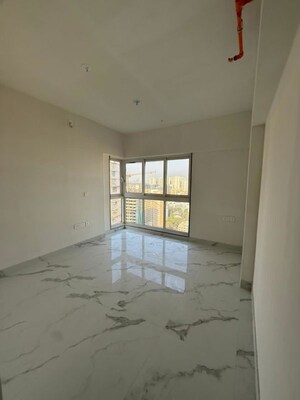 Room in 2 BHK Apartment at VKG Beverly Hills, Andheri East – for Rent