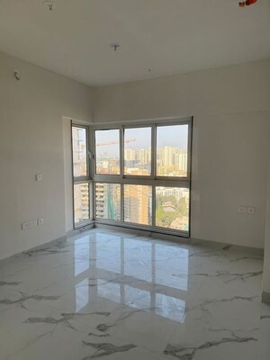 Room in 2 BHK Apartment at VKG Beverly Hills, Andheri East – for Rent