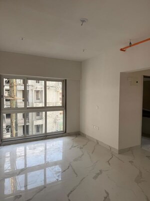Room in 2 BHK Apartment at VKG Beverly Hills, Andheri East – for Rent