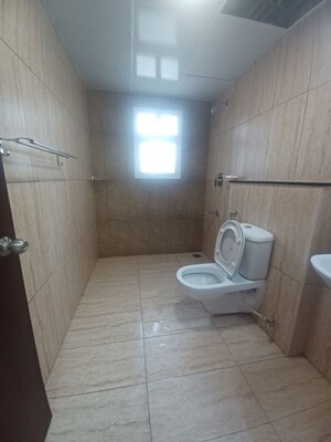 Bathroom in 3.5 BHK Apartment at Prestige Lakeside Habitat Apartments, Gunjur – for Rent