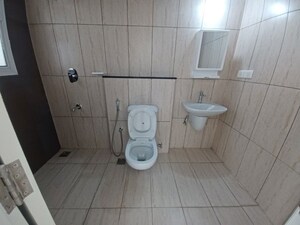 Bathroom in 3.5 BHK Apartment at Prestige Lakeside Habitat Apartments, Gunjur – for Rent