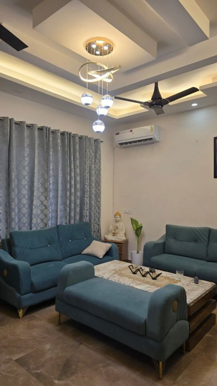 Living Room, uday park 3 Bedroom 217 Sq.Yd. Builder Floor In Uday Park Delhi 10321965
