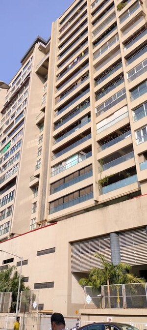 Team Area in 3 BHK Apartment at Bharat Skyvistas, Andheri West – for Sale