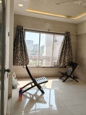 Furnished Amenities in 2 BHK Apartment at Sagar Avenue, Santacruz East – for Rent