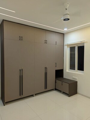 Room in 3 BHK Apartment at Rajapushpa Provincia, Narsingi – for Rent