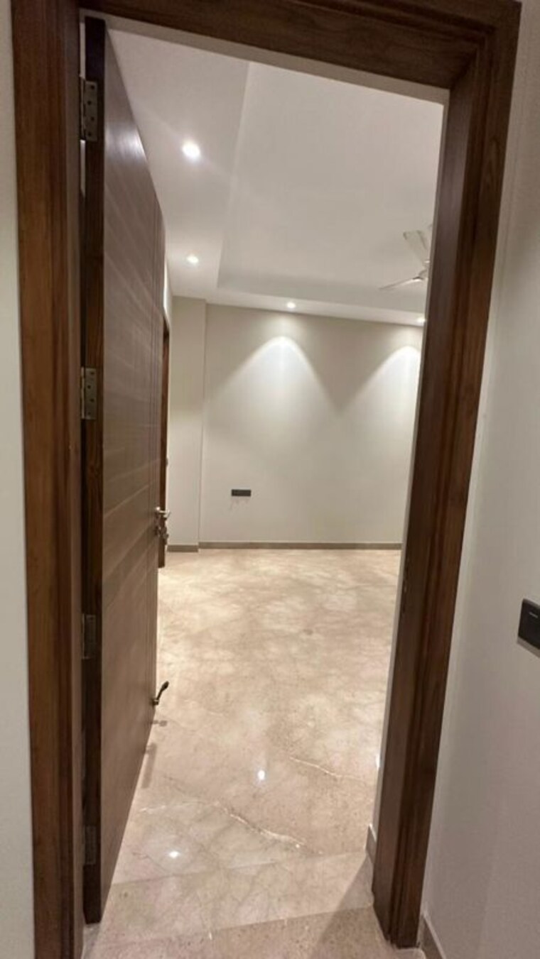 Bathroom, vasant kunj 3 Bedroom 330 Sq.Yd. Builder Floor In Vasant Kunj Delhi 10321981