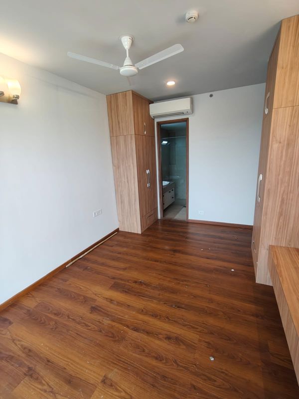 2 BHK Apartment For Rent in Krisumi Waterfall Residences