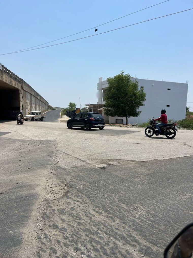  Parking, dhurwa Commercial Showroom 1700 Sq.Ft. In Dhurwa Ranchi 10322006