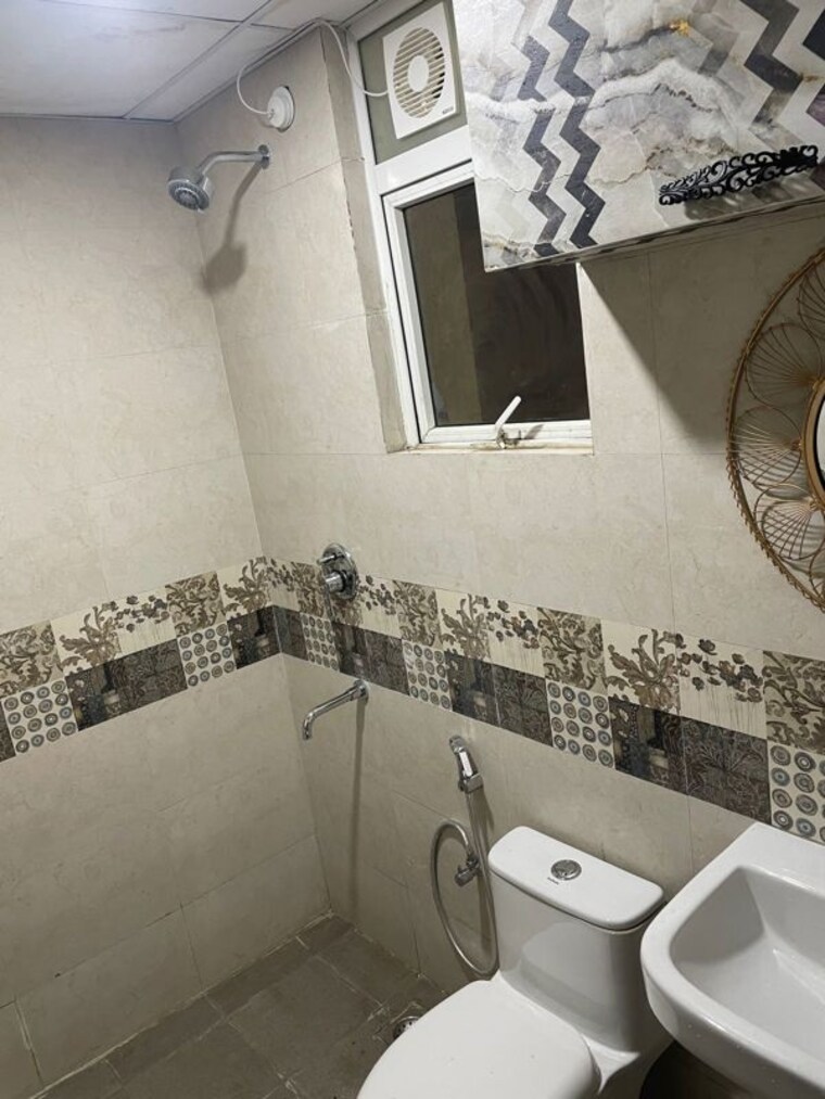 Bathroom, signature-global-park 3 Bedroom 1210 Sq.Ft. Builder Floor In Sohna Sector 36 Gurgaon 10321997
