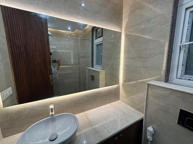 Bathroom, mayfield garden 3 Bedroom 204 Sq.Yd. Apartment In Mayfield Garden Gurgaon 10322052
